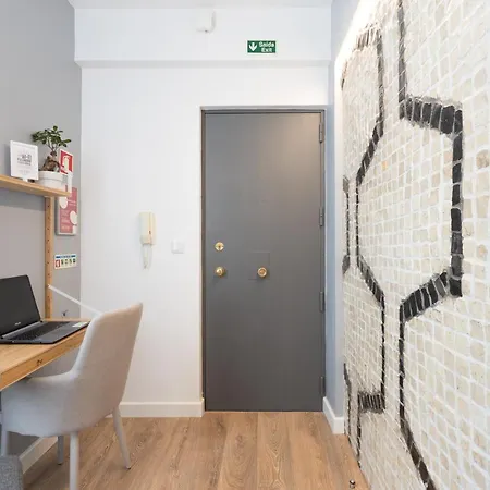 Airport * Лісабон